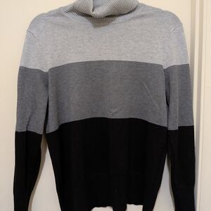 Retrology Gray & Black Colorblock Turtleneck Sweater Size M
